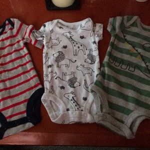 3 onesies- newborn